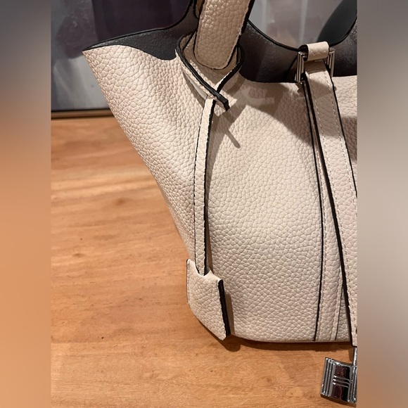 Cream bucket bag top handle - designer - Picture 3 of 9